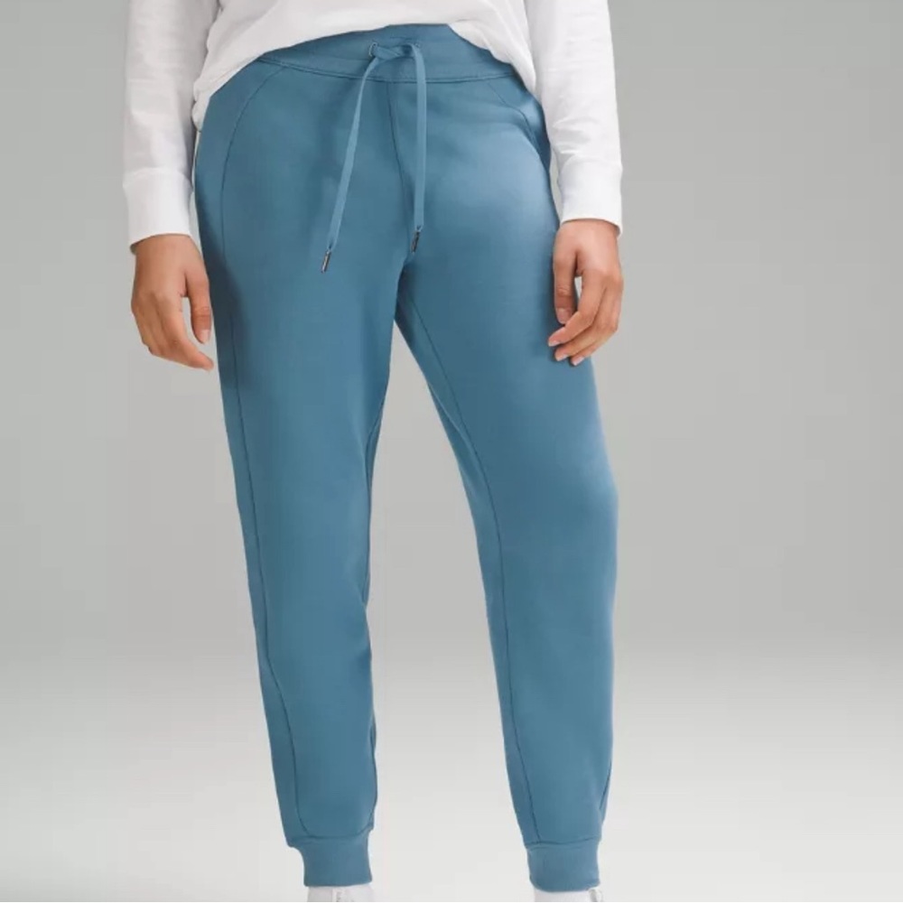 Lululemon Women’s Scuba Joggers size 4 Teal
